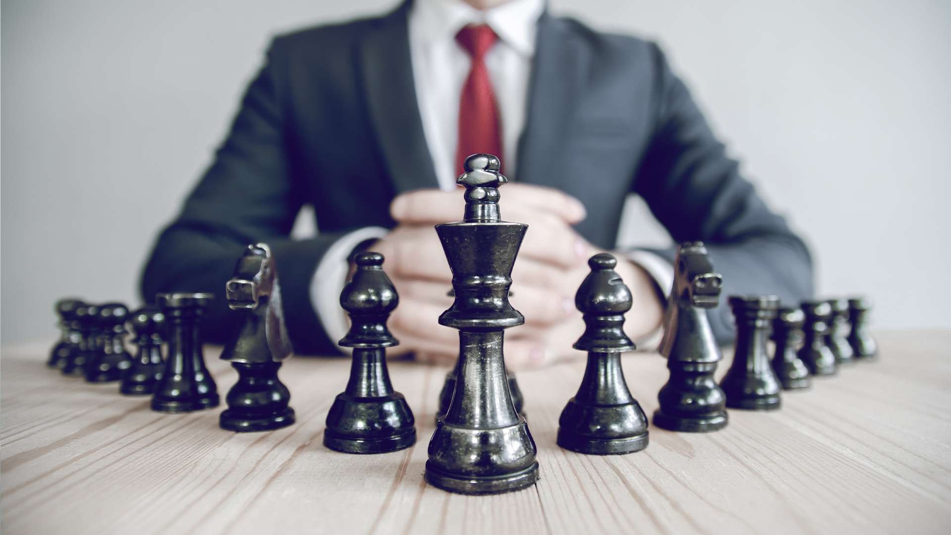 دورة القيادة الاستراتيجية والتخطيط الإستراتيجي